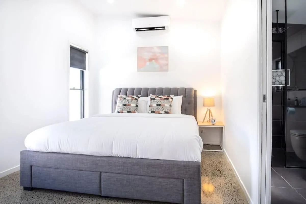 Holiday home Pet Friendly Family Home With Pool - Walk To Warana Beach Buddina